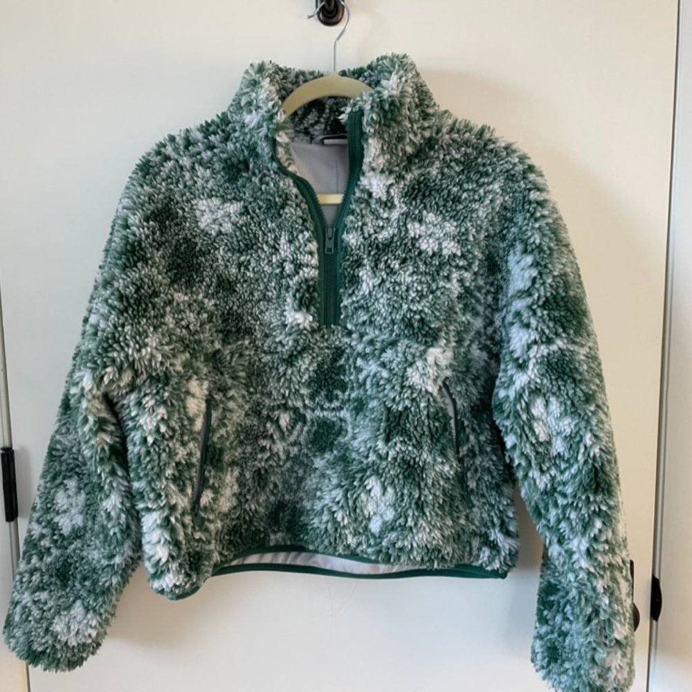 Aritzia TNA Sherpa Pullover - Sundae School style